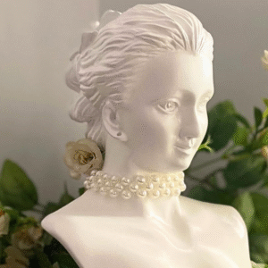 Barbara, Pearl Choker Adorned With Intricate Woven Accents